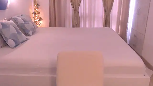 Snapshot of Raisshy chatting on 11/11/25, 11:21 Raisshy online show from 11/11/25, 11:21