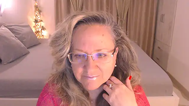 Snapshot of Raisshy chatting on 11/21/25, 05:44 Raisshy online show from 11/21/25, 05:44