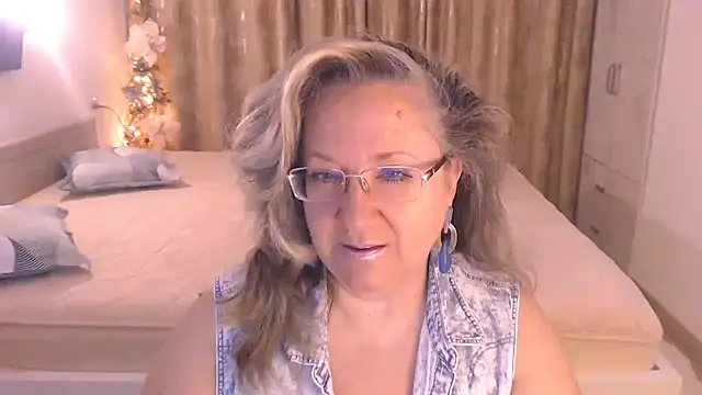 Snapshot of Raisshy chatting on 12/02/25, 07:03 Raisshy online show from 12/02/25, 07:03