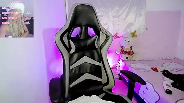 ninatiny online show from 03/20/25, 09:26