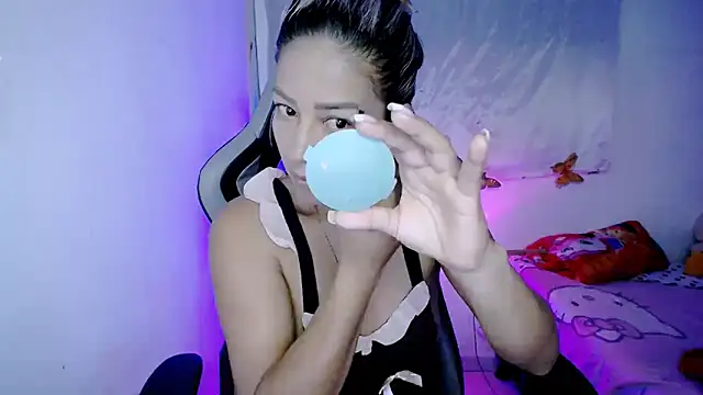 ninatiny online show from 02/07/26, 09:46