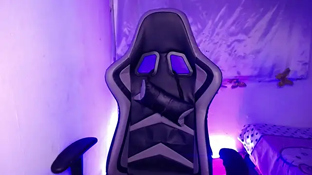 ninatiny online show from 02/23/26, 10:45