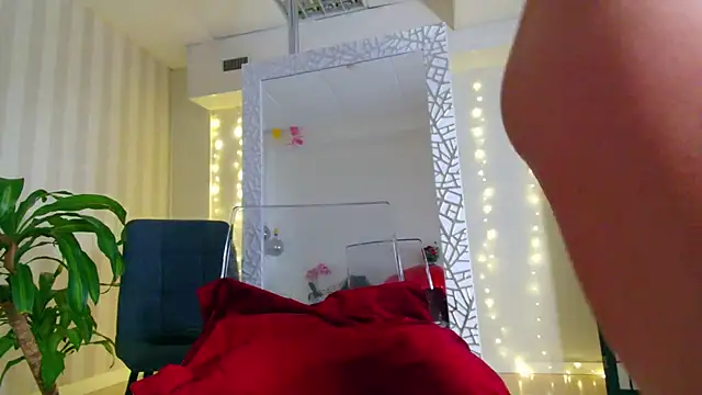 girl nextd00r online show from 02/15/25, 06:23