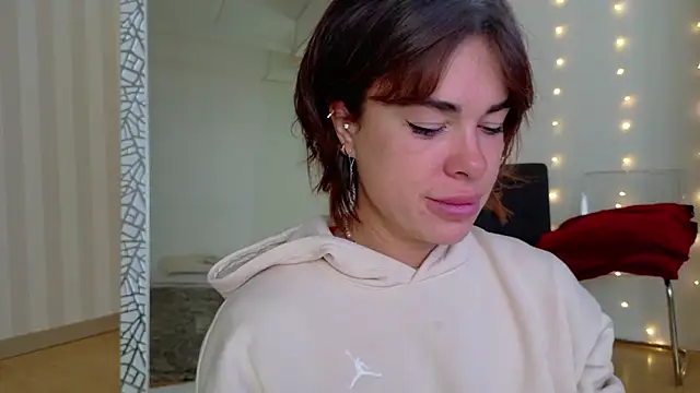 girl nextd00r online show from 03/13/25, 01:29