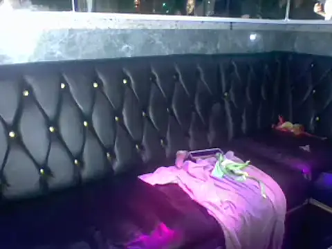 Snapshot of casaldeliciabrazil chatting on 02/14/25, 08:21 casaldeliciabrazil online show from 02/14/25, 08:21