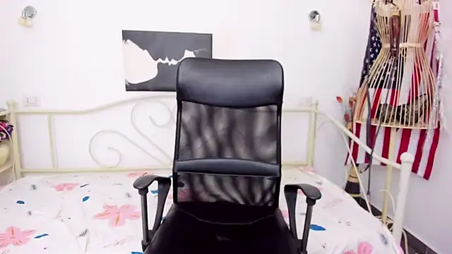 Snapshot of jessystarr chatting on 02/14/25, 06:51 jessystarr online show from 02/14/25, 06:51