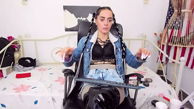 Snapshot of jessystarr chatting on 02/14/25, 09:53 jessystarr online show from 02/14/25, 09:53