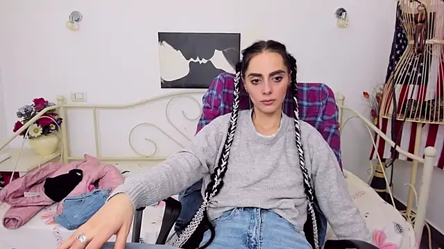 Snapshot of jessystarr chatting on 02/16/25, 03:26 jessystarr online show from 02/16/25, 03:26