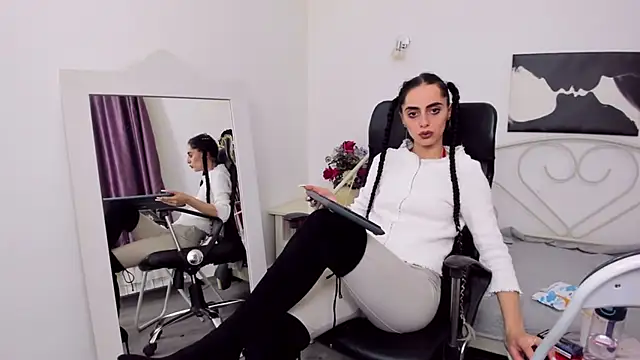 Snapshot of jessystarr chatting on 02/26/25, 04:14 jessystarr online show from 02/26/25, 04:14