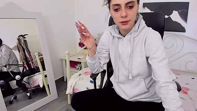 Snapshot of jessystarr chatting on 03/21/25, 02:29 jessystarr online show from 03/21/25, 02:29