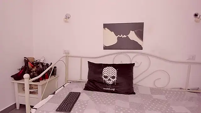 Snapshot of jessystarr chatting on 10/10/25, 04:06 jessystarr online show from 10/10/25, 04:06