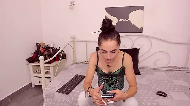 Snapshot of jessystarr chatting on 10/19/25, 11:44 jessystarr online show from 10/19/25, 11:44