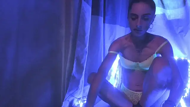 Snapshot of jessystarr chatting on 10/21/25, 03:13 jessystarr online show from 10/21/25, 03:13