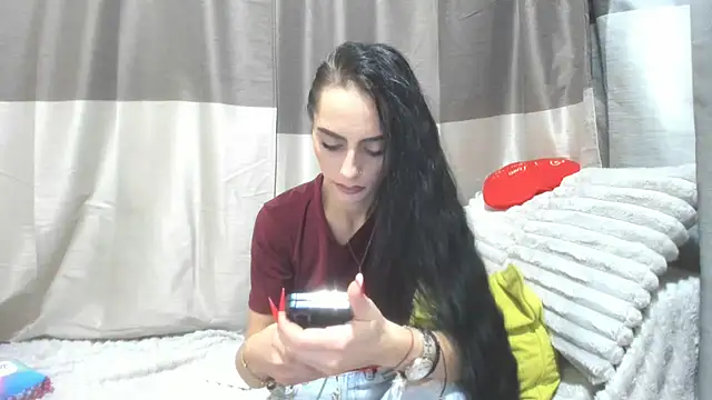 Snapshot of jessystarr chatting on 11/13/25, 04:39 jessystarr online show from 11/13/25, 04:39