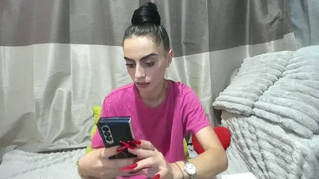 Snapshot of jessystarr chatting on 11/17/25, 06:46 jessystarr online show from 11/17/25, 06:46