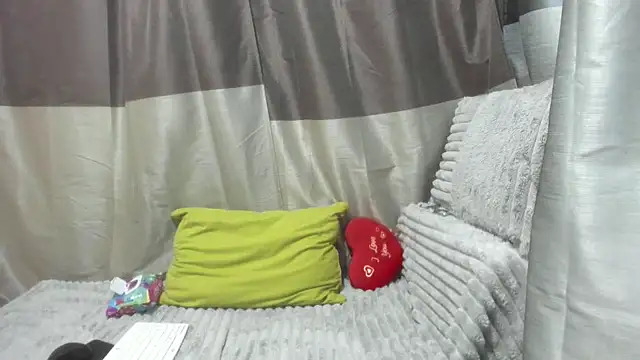 Snapshot of jessystarr chatting on 11/24/25, 07:35 jessystarr online show from 11/24/25, 07:35