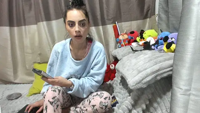 Snapshot of jessystarr chatting on 12/02/25, 11:00 jessystarr online show from 12/02/25, 11:00