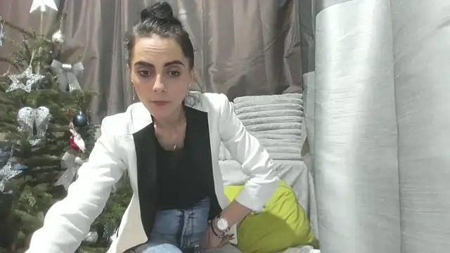 Snapshot of jessystarr chatting on 12/16/25, 07:30 jessystarr online show from 12/16/25, 07:30