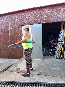 Snapshot of SabinaSweety chatting on 03/08/25, 02:40 SabinaSweety online show from 03/08/25, 02:40