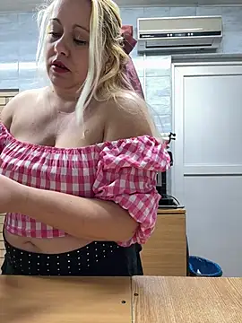 Snapshot of SabinaSweety chatting on 03/13/25, 04:56 SabinaSweety online show from 03/13/25, 04:56