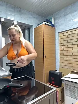 Snapshot of SabinaSweety chatting on 09/10/25, 07:30 SabinaSweety online show from 09/10/25, 07:30