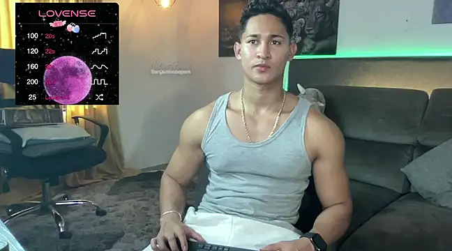 Snapshot of BenjaminCooperk chatting on 03/10/25, 09:18 BenjaminCooperk online show from 03/10/25, 09:18