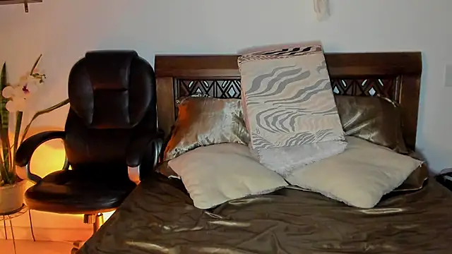 Ariella tits online show from 04/16/26, 10:56