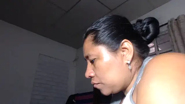 adrixxx38 online show from 11/28/25, 09:39