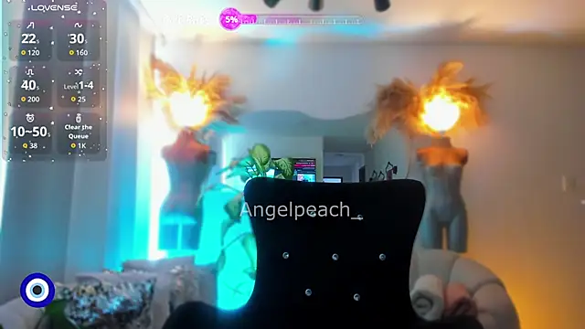 Snapshot of Angel_Peach chatting on 12/15/25, 01:04 Angel Peach online show from 12/15/25, 01:04