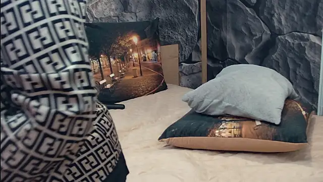 Snapshot of FreeMyFire chatting on 11/30/25, 01:09 FreeMyFire online show from 11/30/25, 01:09