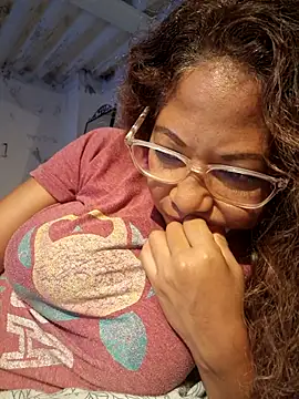 Snapshot of mila38 chatting on 10/24/25, 09:44 mila38 online show from 10/24/25, 09:44