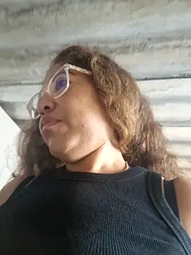 Snapshot of mila38 chatting on 10/31/25, 09:32 mila38 online show from 10/31/25, 09:32