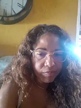 Snapshot of mila38 chatting on 11/06/25, 10:38 mila38 online show from 11/06/25, 10:38