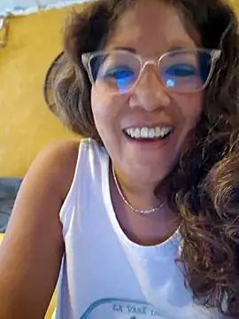 Snapshot of mila38 chatting on 11/19/25, 09:20 mila38 online show from 11/19/25, 09:20