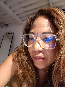 mila38 online show from 04/18/26, 07:07