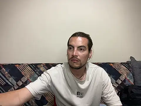 Snapshot of Jack_Emily1 chatting on 02/25/25, 01:28 Jack Emily1 online show from 02/25/25, 01:28