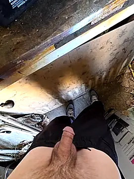 Snapshot of bighornycockup chatting on 10/13/25, 03:50 bighornycockup online show from 10/13/25, 03:50