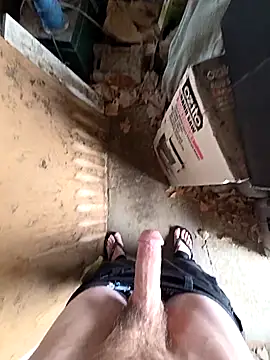 Snapshot of bighornycockup chatting on 10/30/25, 05:31 bighornycockup online show from 10/30/25, 05:31