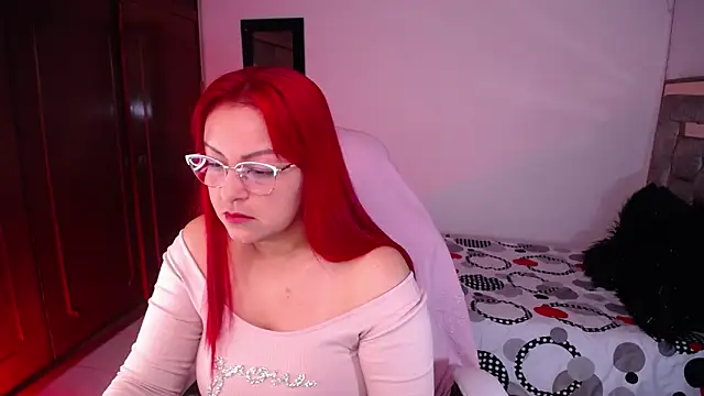 salomecastro  online show from 09/09/25, 04:01