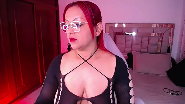 salomecastro  online show from 02/18/26, 02:40