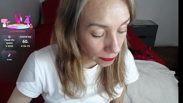 Snapshot of cristin_doll_ chatting on 11/18/25, 04:11 cristin doll online show from 11/18/25, 04:11