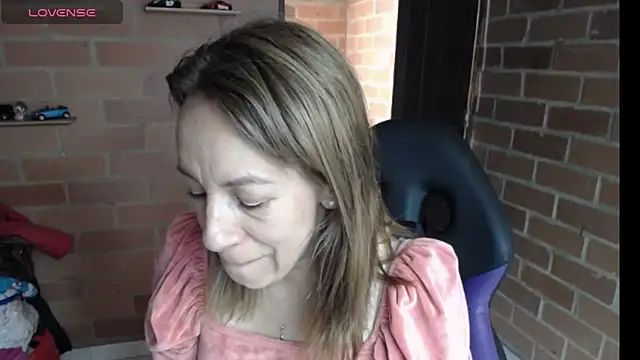 cristin doll  online show from 04/24/26, 03:03