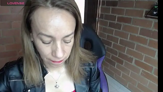 cristin doll  online show from 04/27/26, 02:04