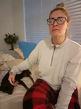 HollyTattoo online show from 12/08/24, 12:30