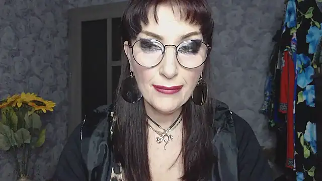 Snapshot of Aziza1 chatting on 04/18/26, 07:58 Aziza1 online show from 04/18/26, 07:58