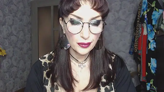 Snapshot of Aziza1 chatting on 04/22/26, 01:12 Aziza1 online show from 04/22/26, 01:12