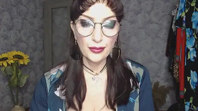 Snapshot of Aziza1 chatting on 04/30/26, 03:18 Aziza1 online show from 04/30/26, 03:18