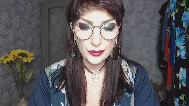 Snapshot of Aziza1 chatting on 05/06/26, 02:11 Aziza1 online show from 05/06/26, 02:11