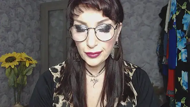 Snapshot of Aziza1 chatting on 05/09/26, 02:22 Aziza1 online show from 05/09/26, 02:22