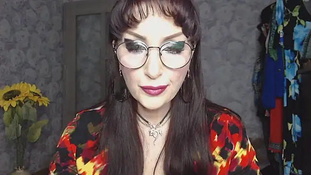 Snapshot of Aziza1 chatting on 05/14/26, 02:02 Aziza1 online show from 05/14/26, 02:02